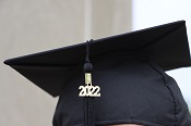 Photo of a black graduation cap with a "2022" tassle